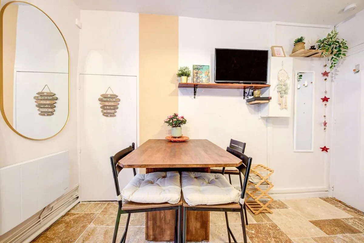 Petit Studio Cosy Quartier Branche Entre Bastille Et Nation Paris France